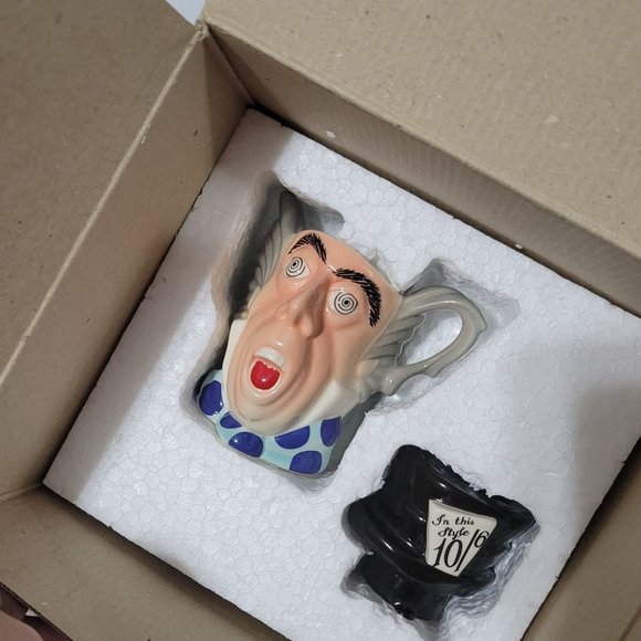 Paul Cardew Alice In Wonderland Miniature Mad Hatter Porcelain Collectors Teapot - Picture 3 of 5